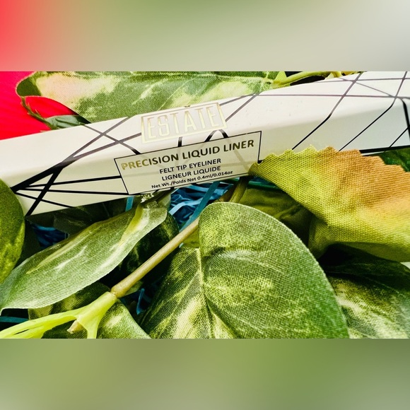 NIB Estate Precision Liquid Eyeliner in Black - Picture 5 of 6